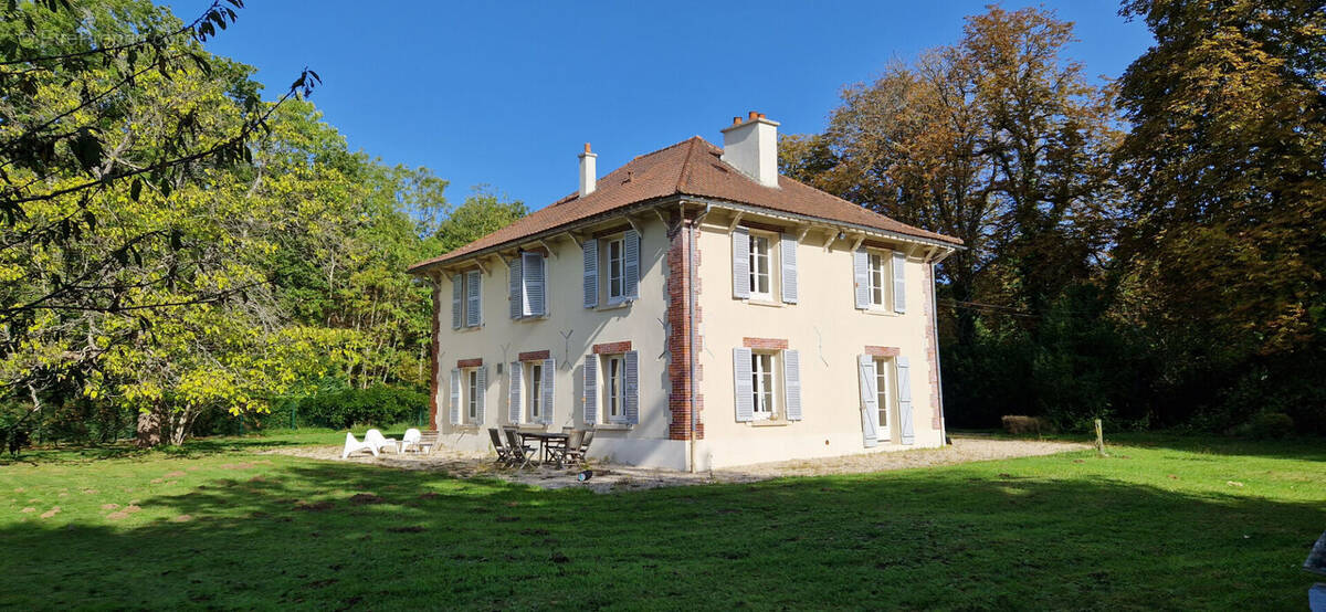 Maison à ORPHIN