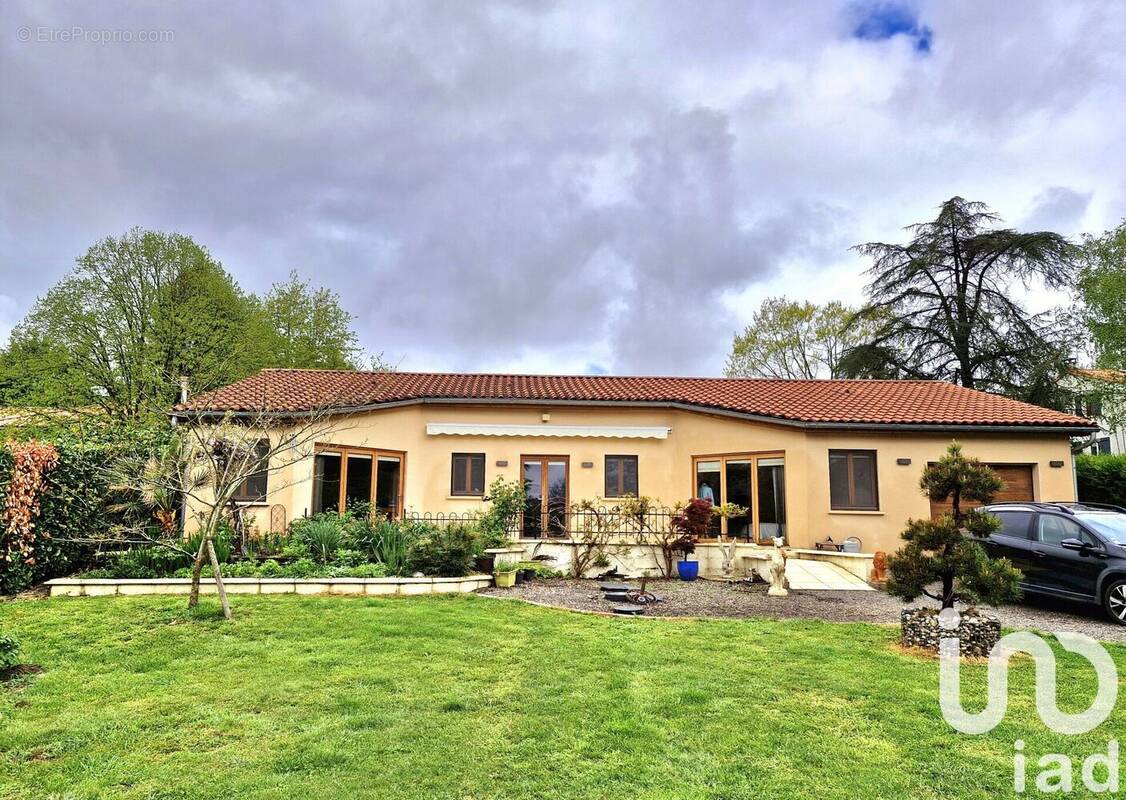 Photo 1 - Maison à CHABANAIS