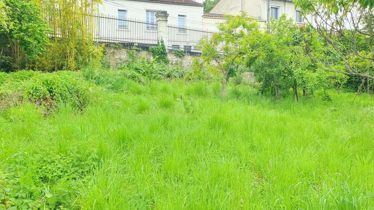 Terrain à ANGOULEME