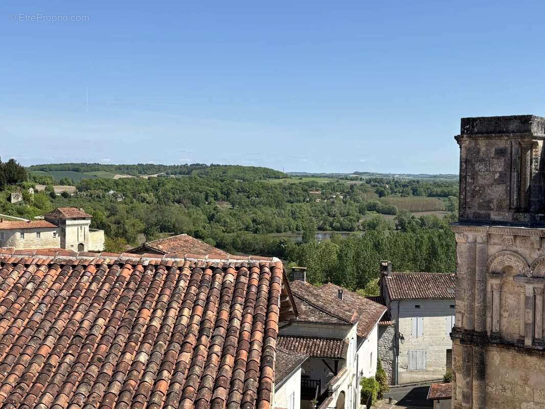 Maison à AUBETERRE-SUR-DRONNE