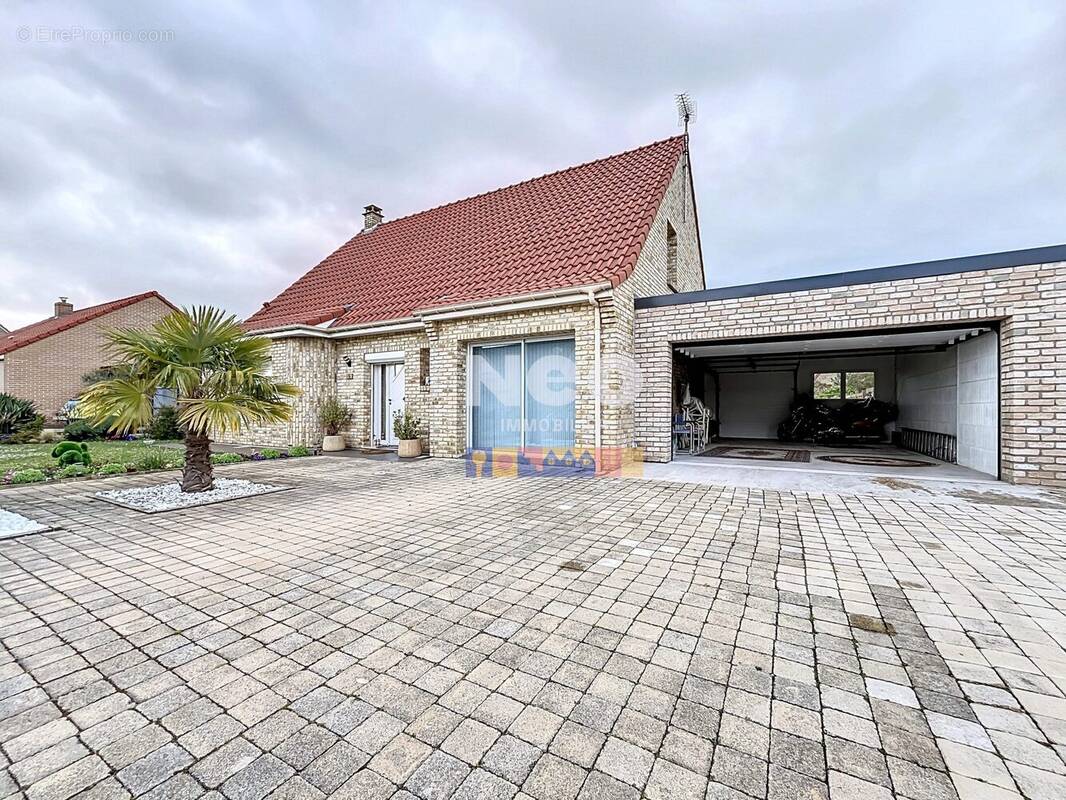 Maison à OYE-PLAGE