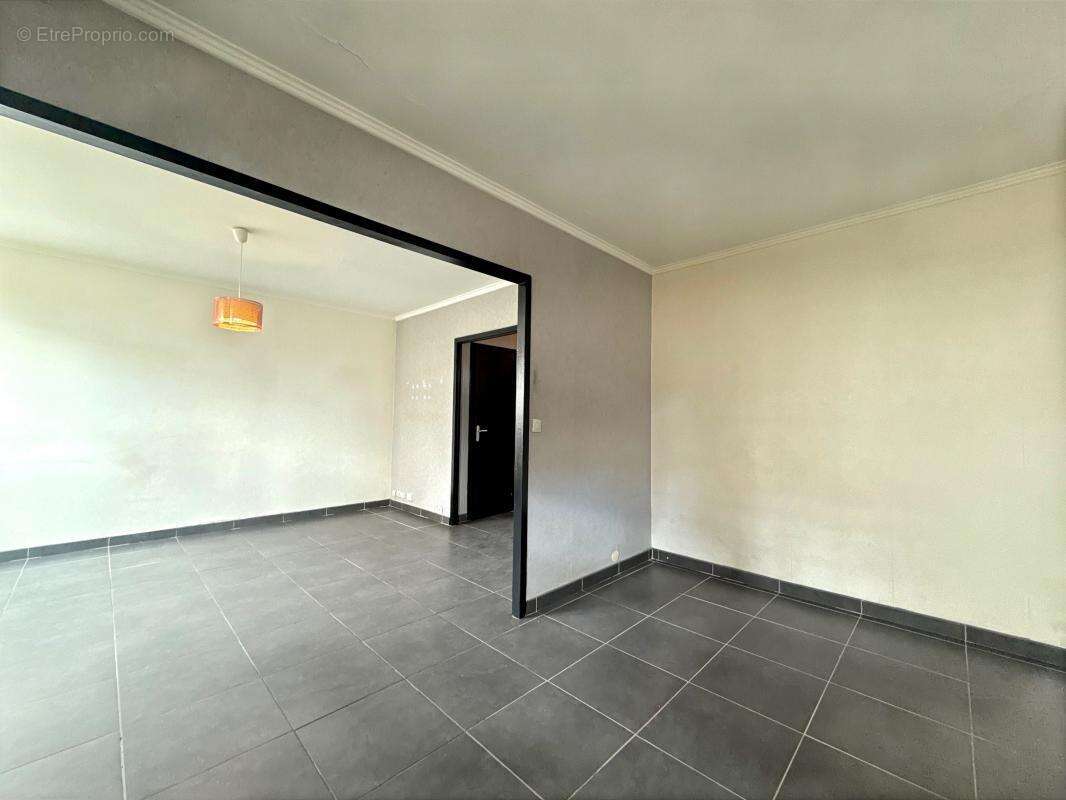 Appartement à CHENOVE