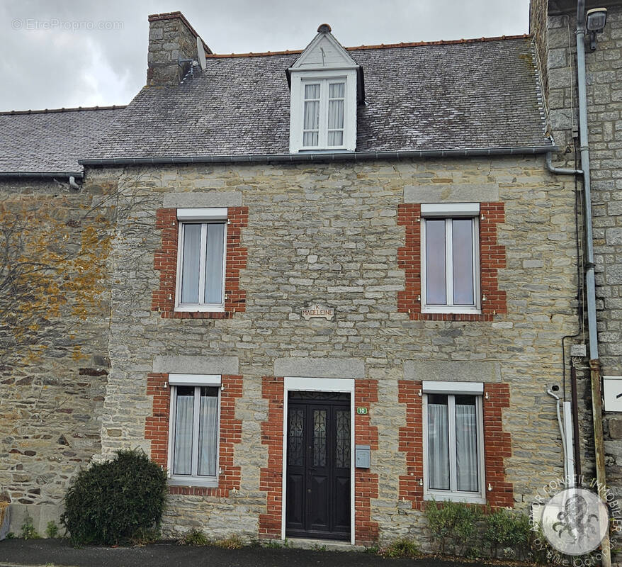 Maison à MATIGNON