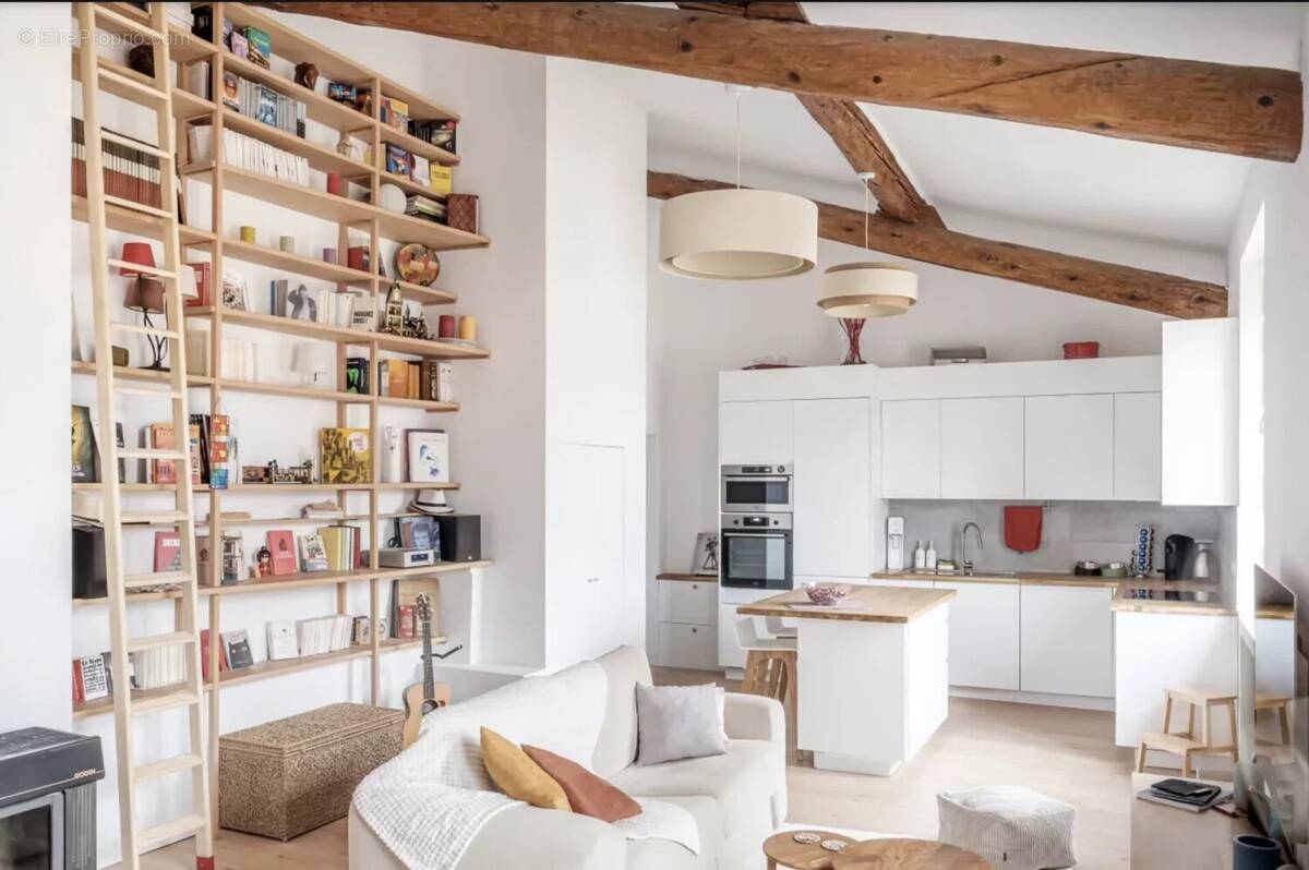 Appartement à PARIS-3E