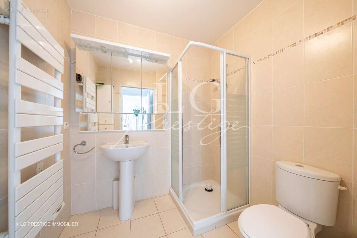 Appartement à MANDELIEU-LA-NAPOULE