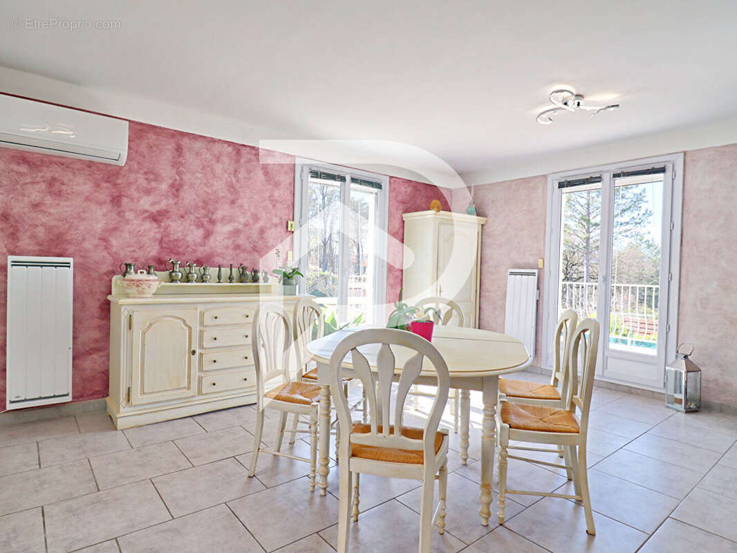 Maison à PIERREVERT