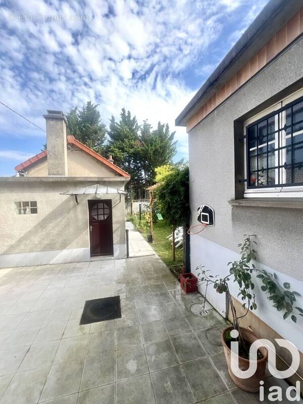 Photo 1 - Maison à STAINS