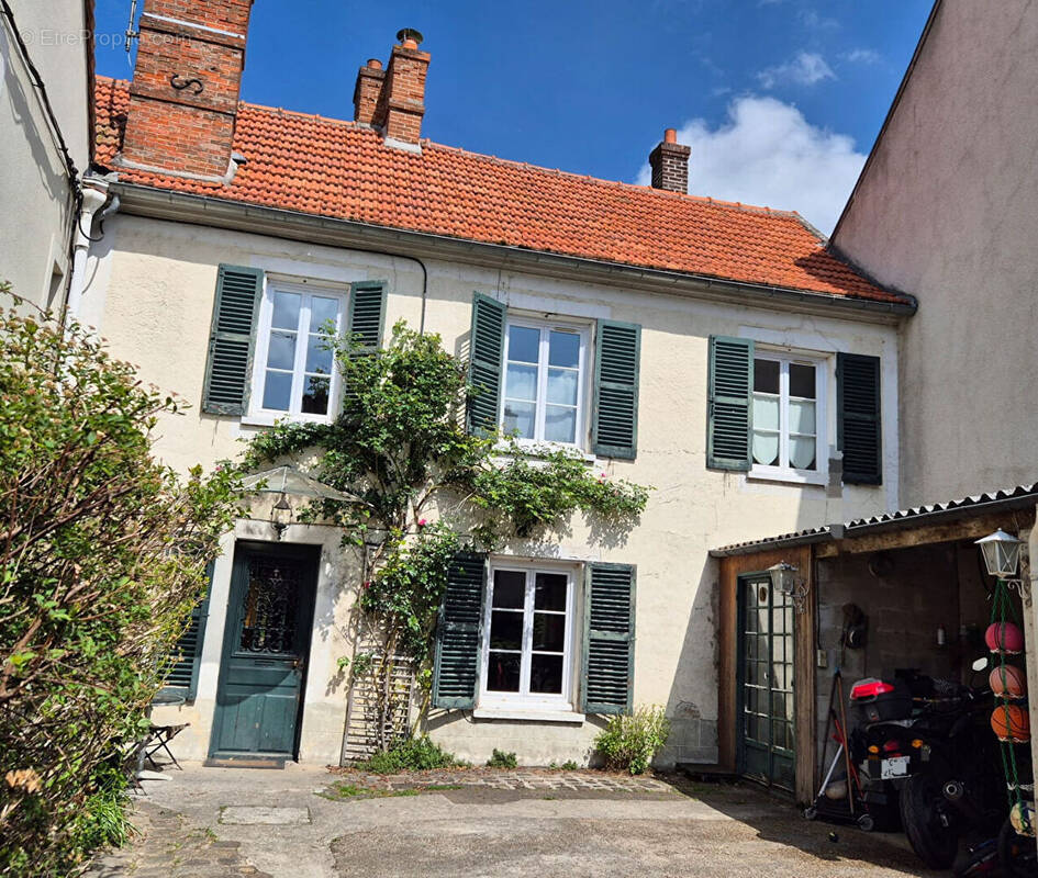 Maison à TOURNAN-EN-BRIE
