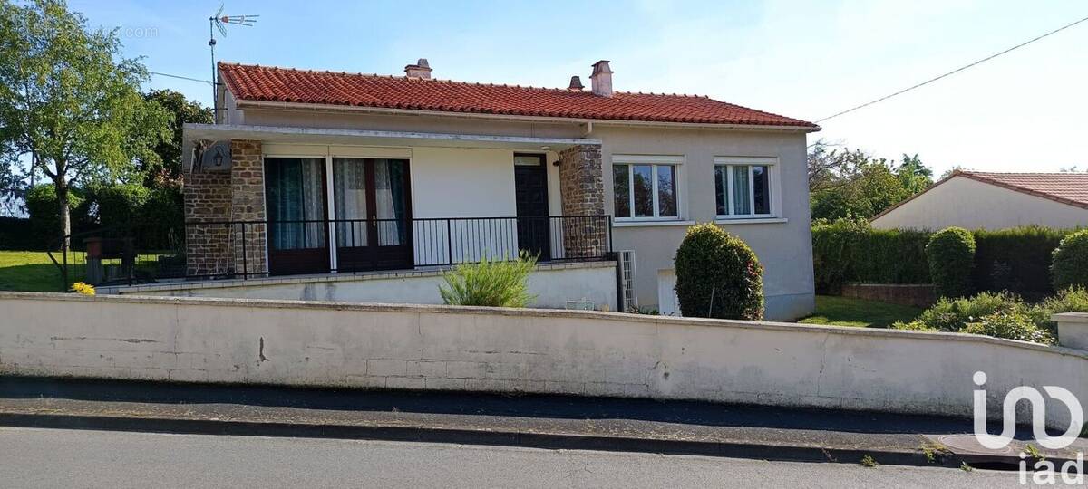 Photo 1 - Maison à FONTENAY-LE-COMTE
