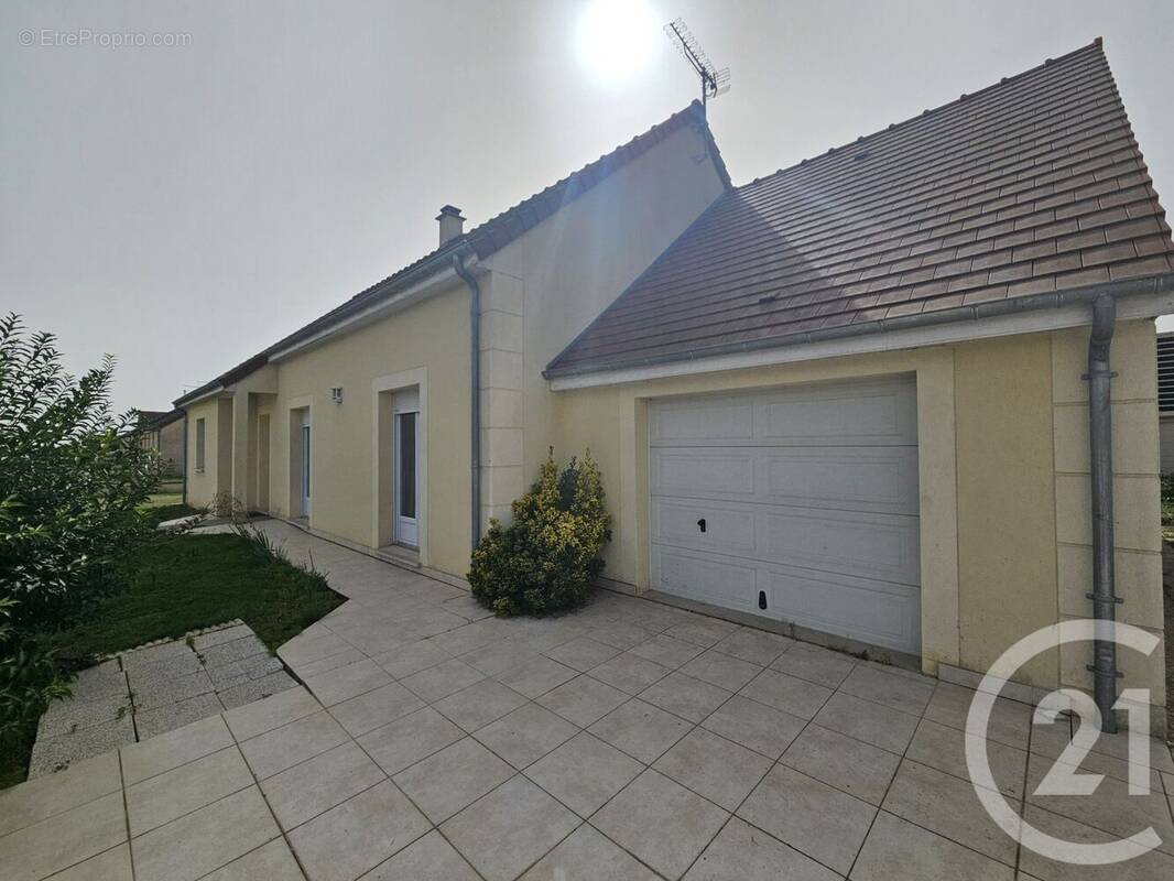 Maison à BROU