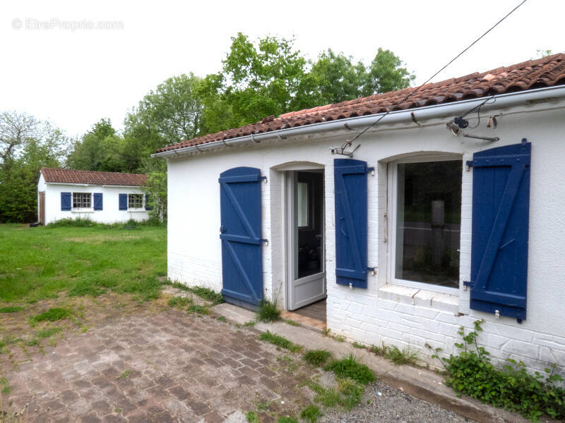 Maison à LE GIVRE