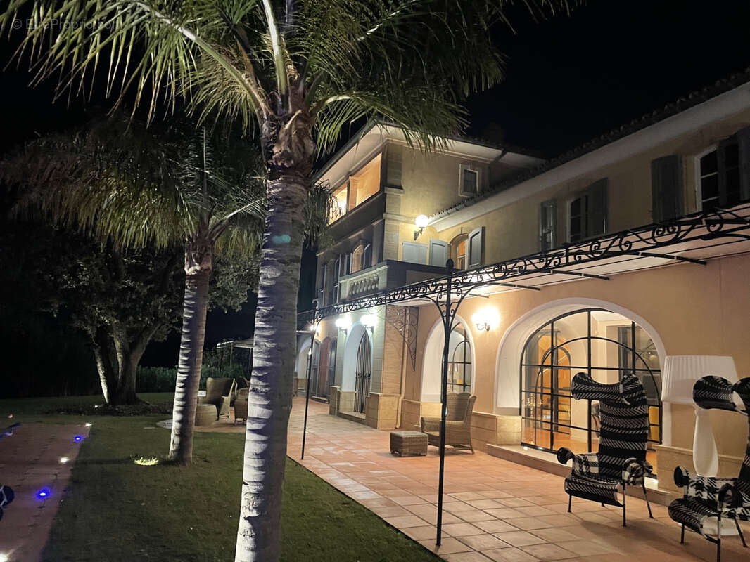 Maison à LE CASTELLET