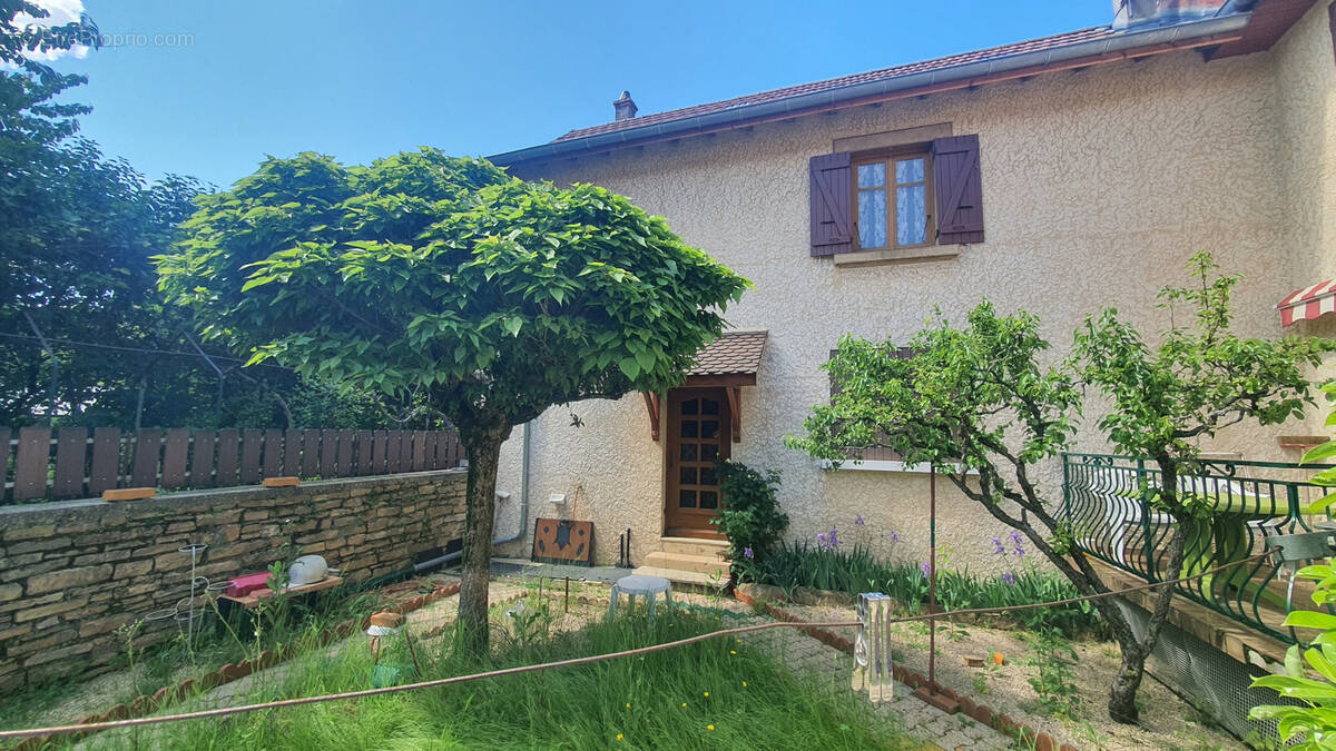 Maison à CREMIEU