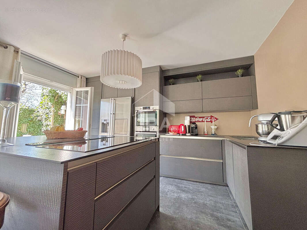 Maison à LA QUEUE-EN-BRIE