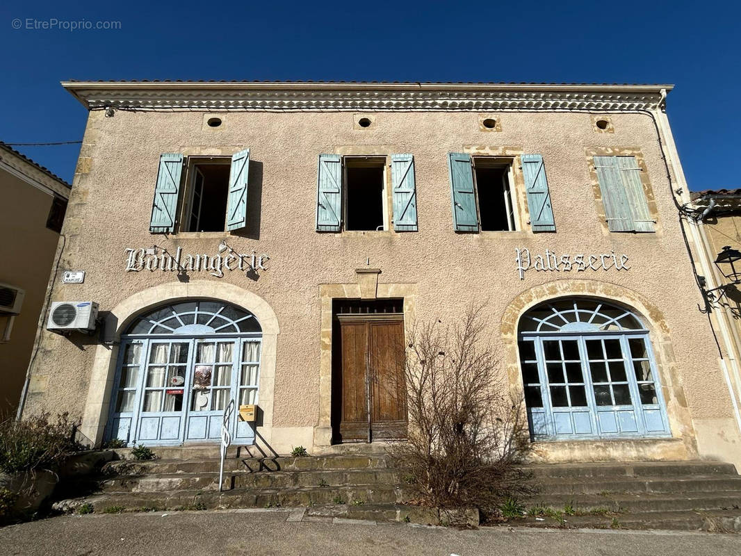 Commerce à SEISSAN
