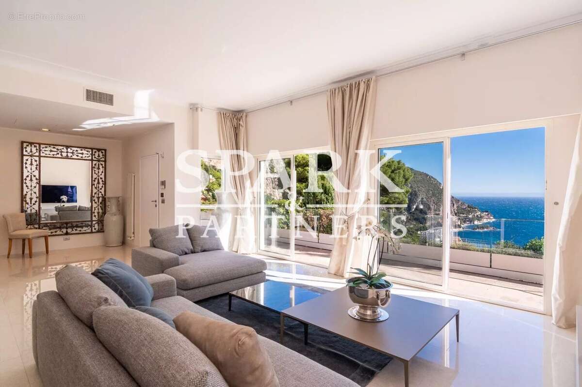 Maison à EZE