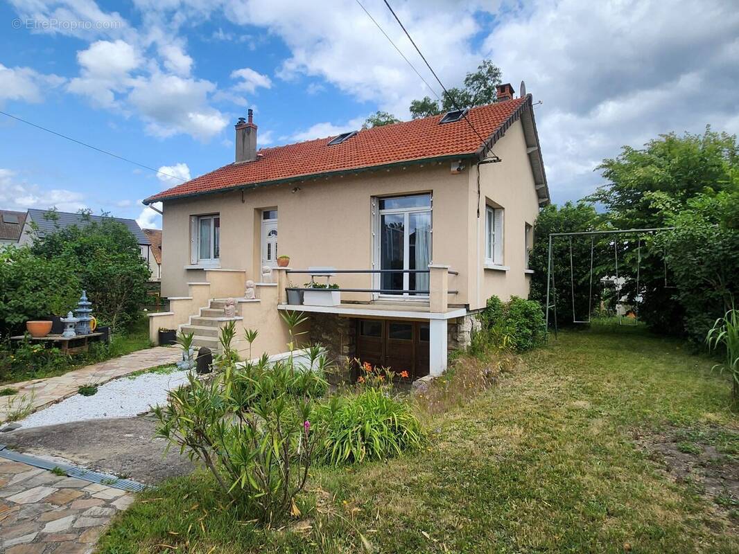 Maison à MONTIGNY-LES-CORMEILLES