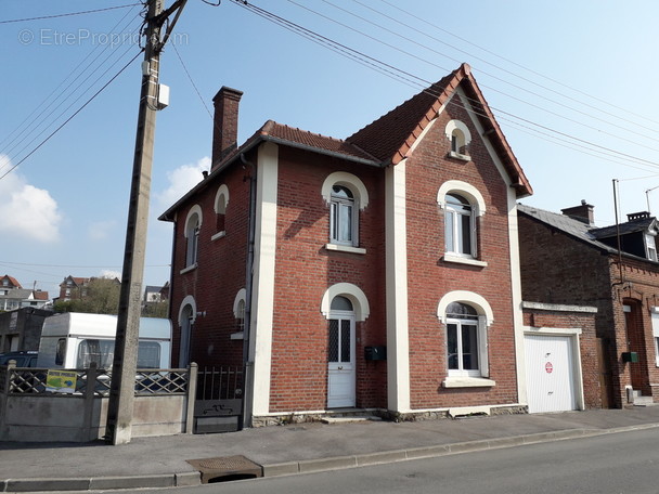 Maison à HIRSON