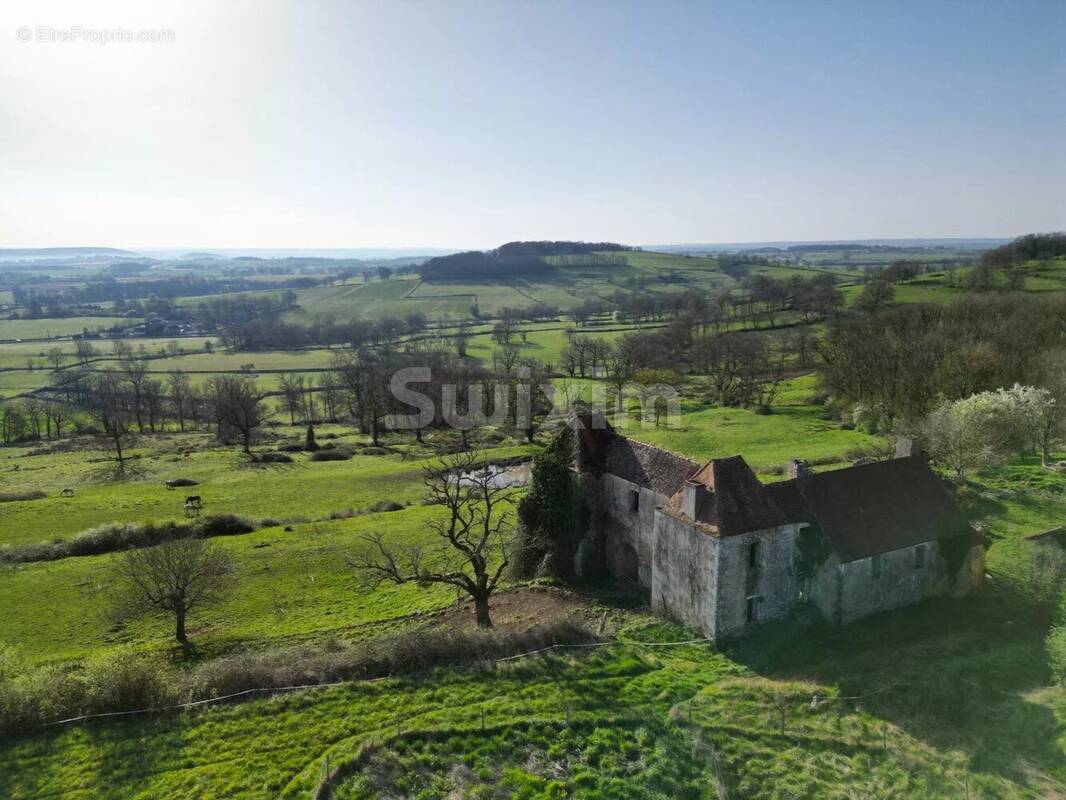 Maison à AVALLON
