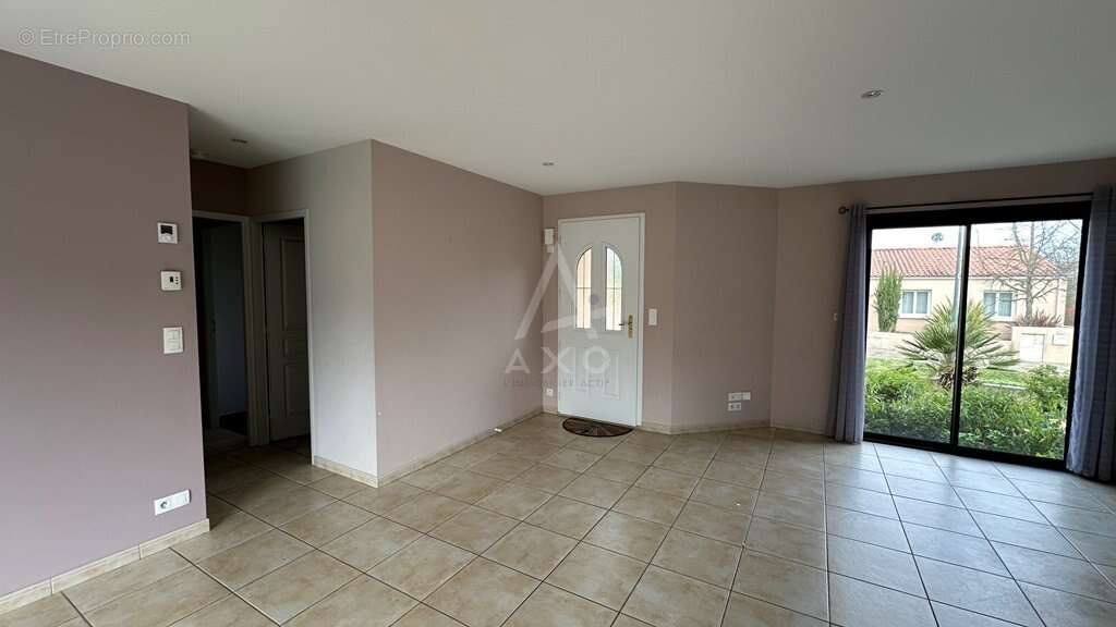 Maison à CUGAND