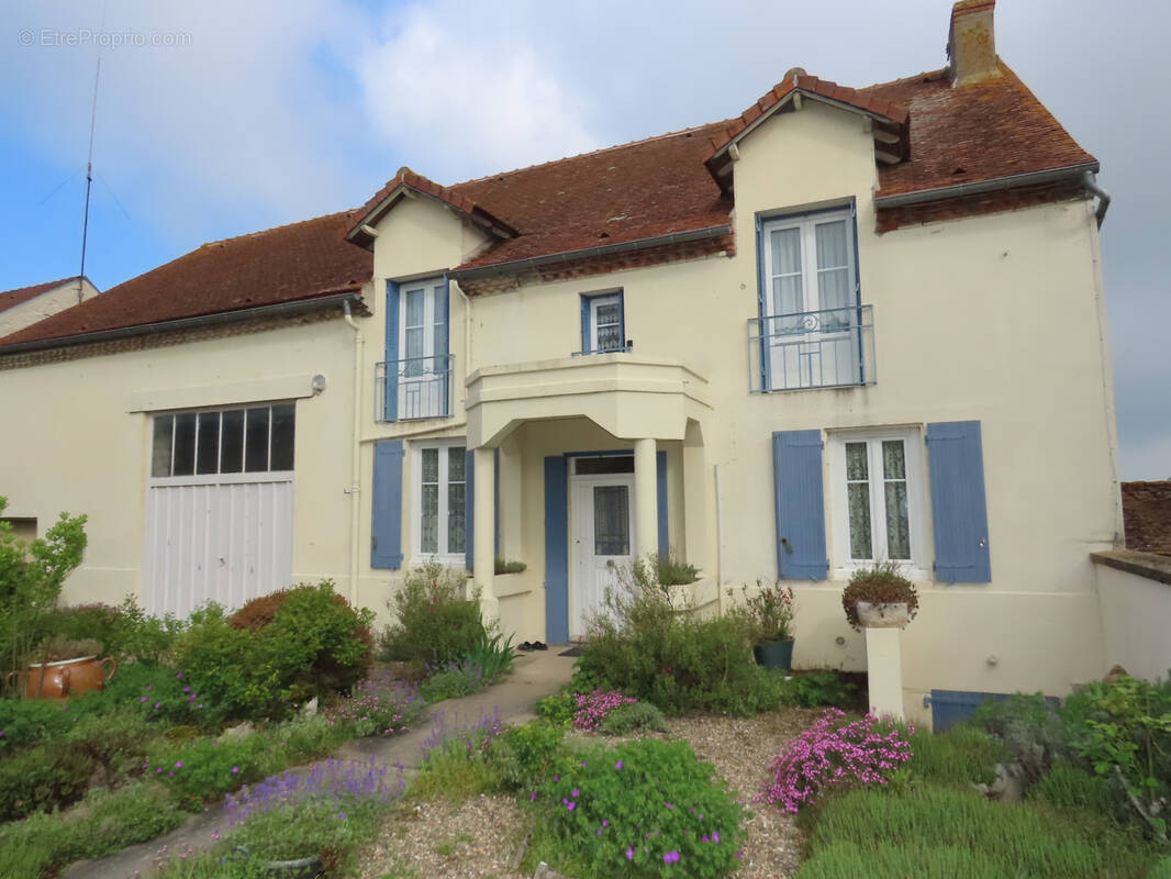 Maison à CHARROUX