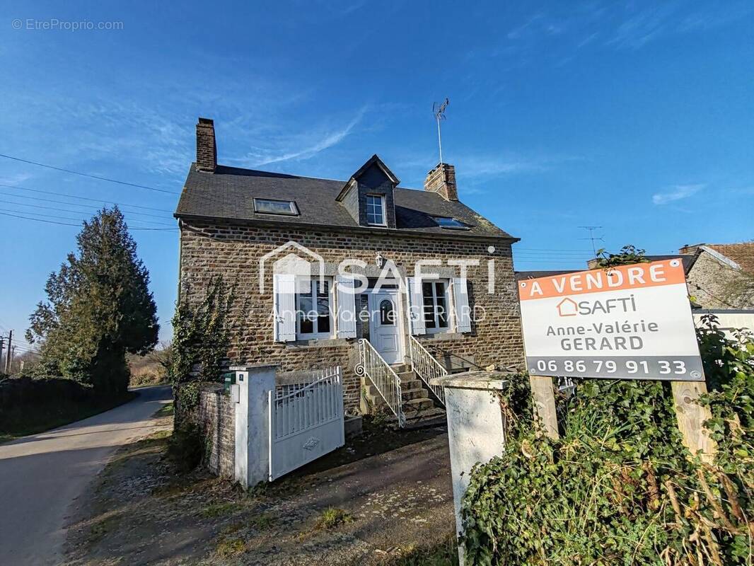 Photo 1 - Maison à FOUGEROLLES-DU-PLESSIS
