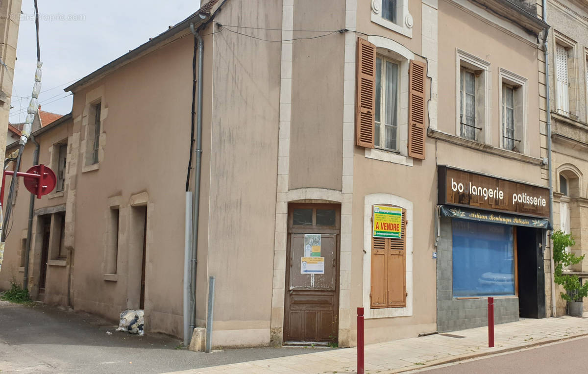 Maison à VARZY