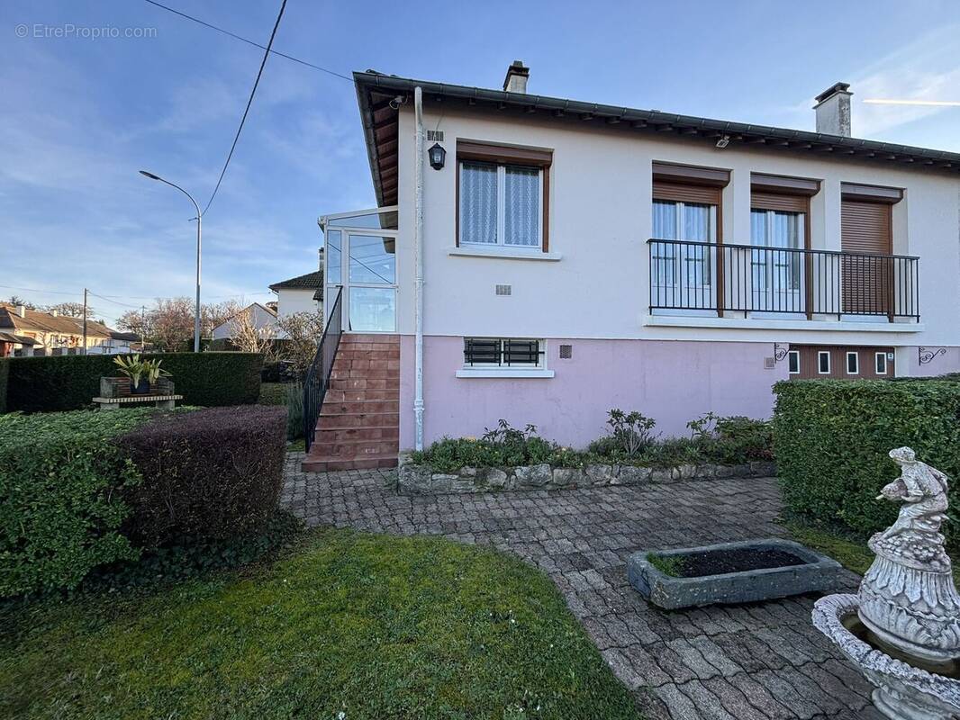 Maison à FRENEUSE