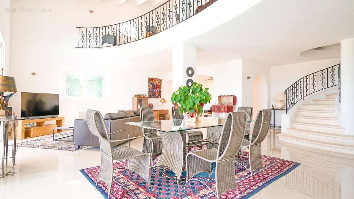 Maison à VALLAURIS