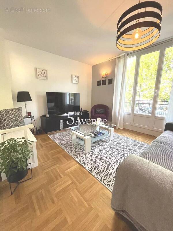 Appartement à SAINT-MAUR-DES-FOSSES