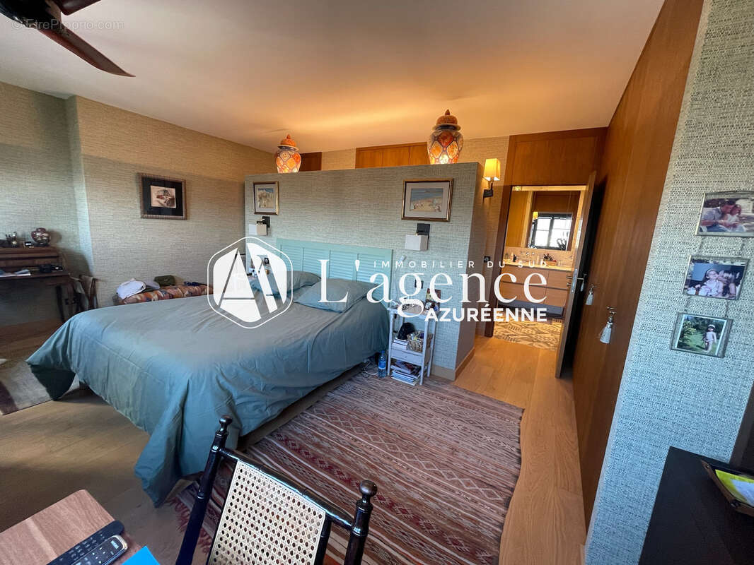Appartement à SAINT-LAURENT-DU-VAR