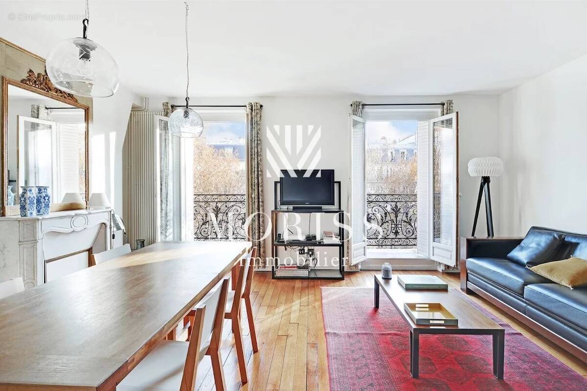 Appartement à PARIS-3E