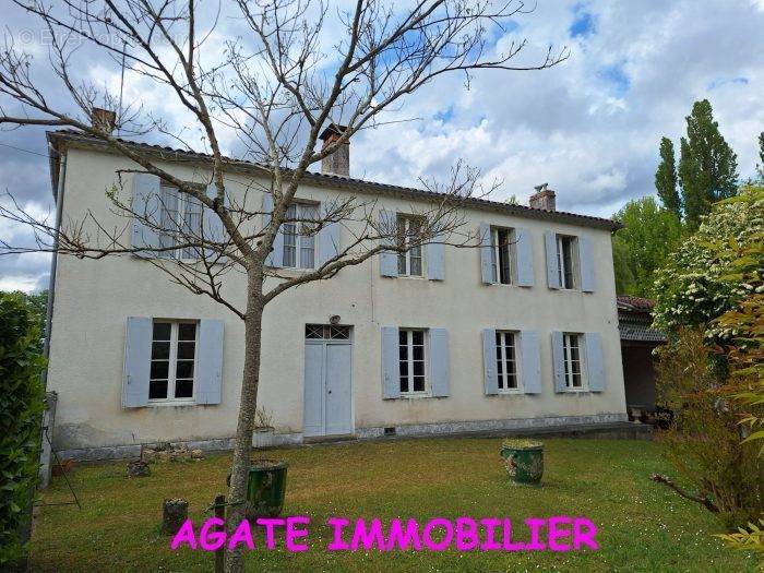 Maison à NOAILLAN
