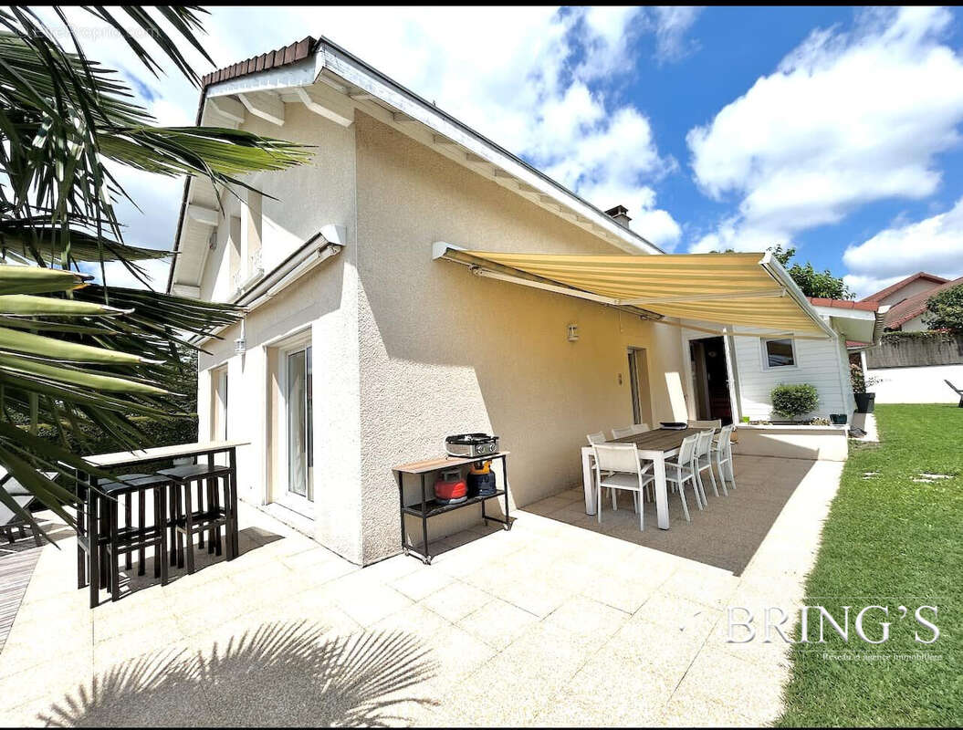 Maison à CHARNECLES