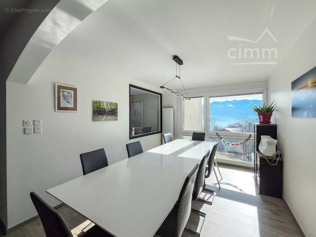 Appartement à LA TERRASSE