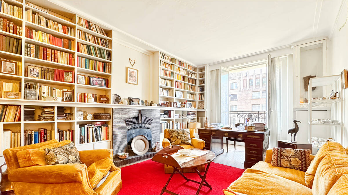 Appartement à PARIS-17E