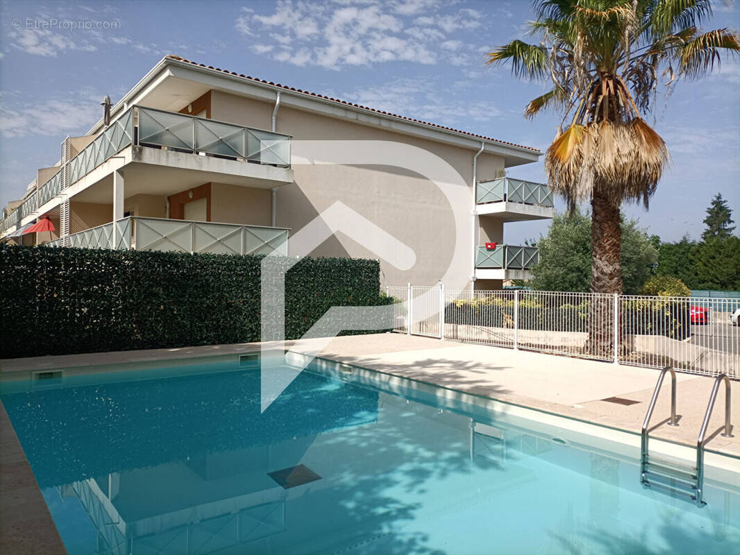 Appartement à SEILLONS-SOURCE-D&#039;ARGENS