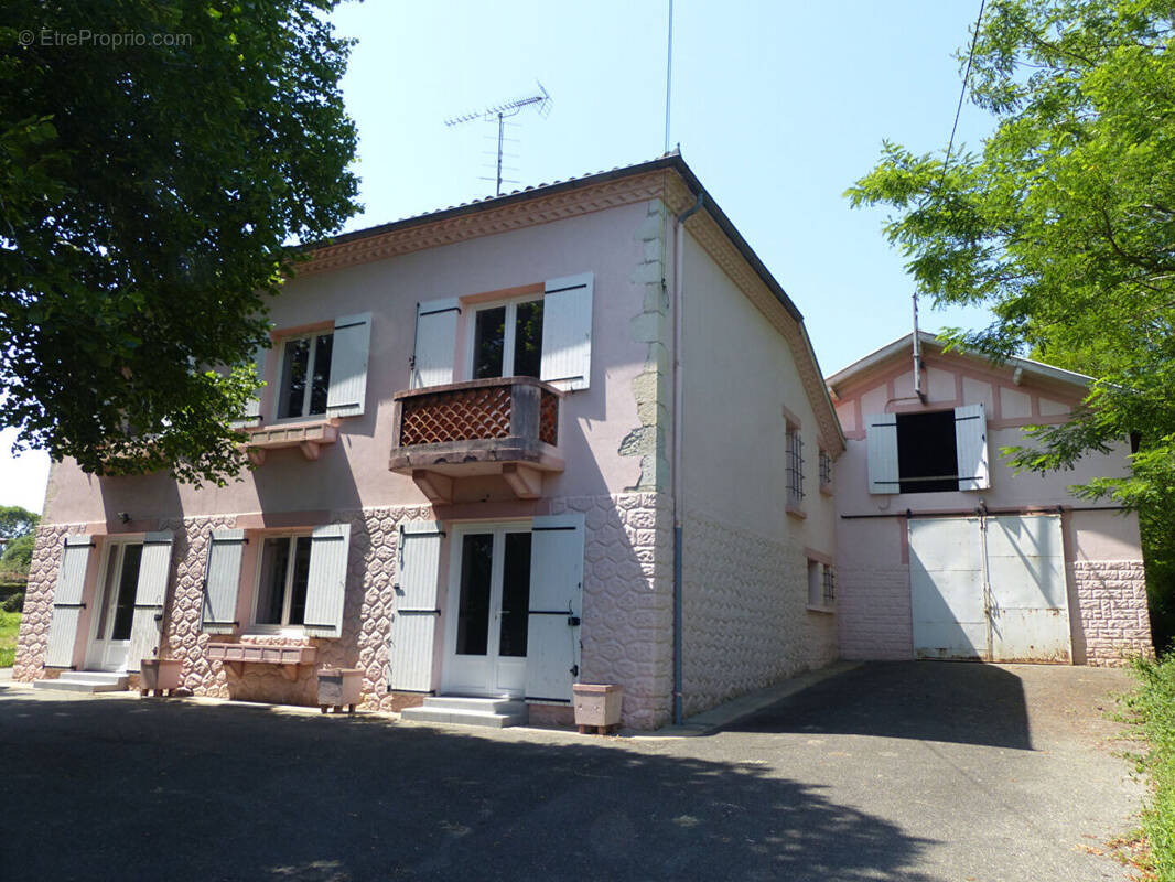 Maison à POUILLON