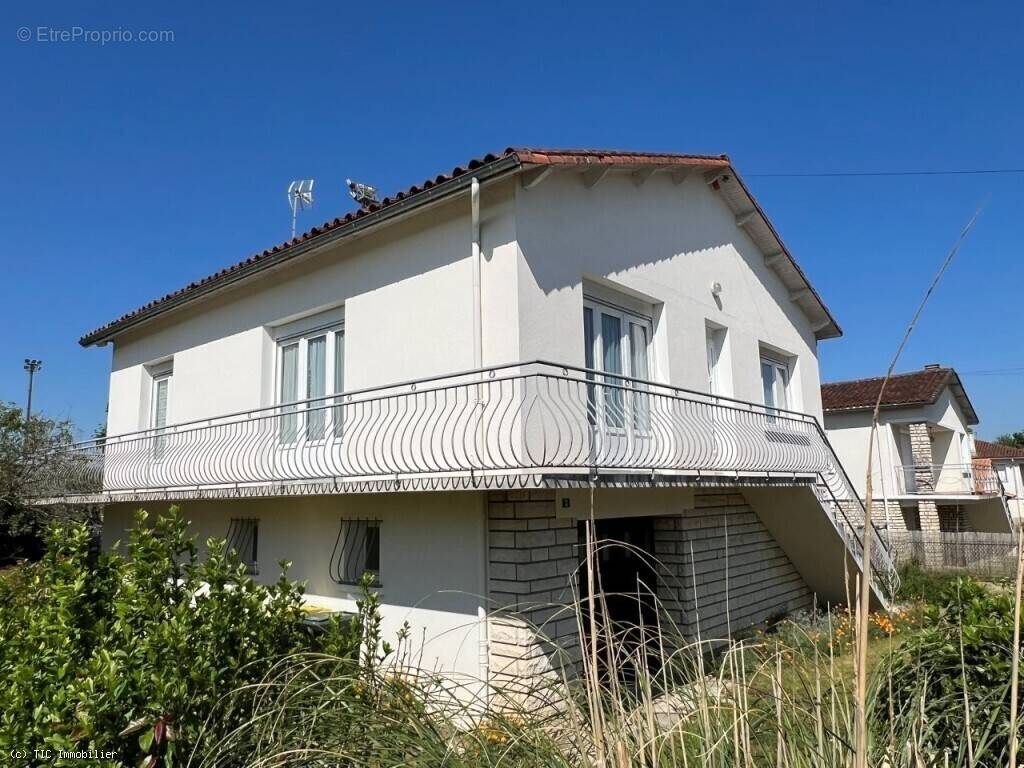 Maison à RUFFEC