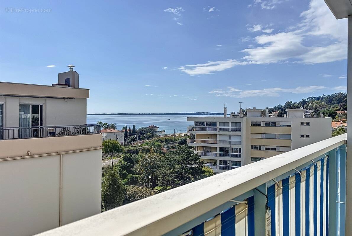 Appartement à VALLAURIS