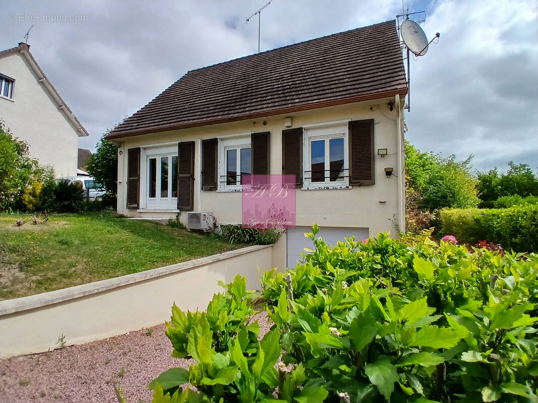 Maison à BRETEUIL