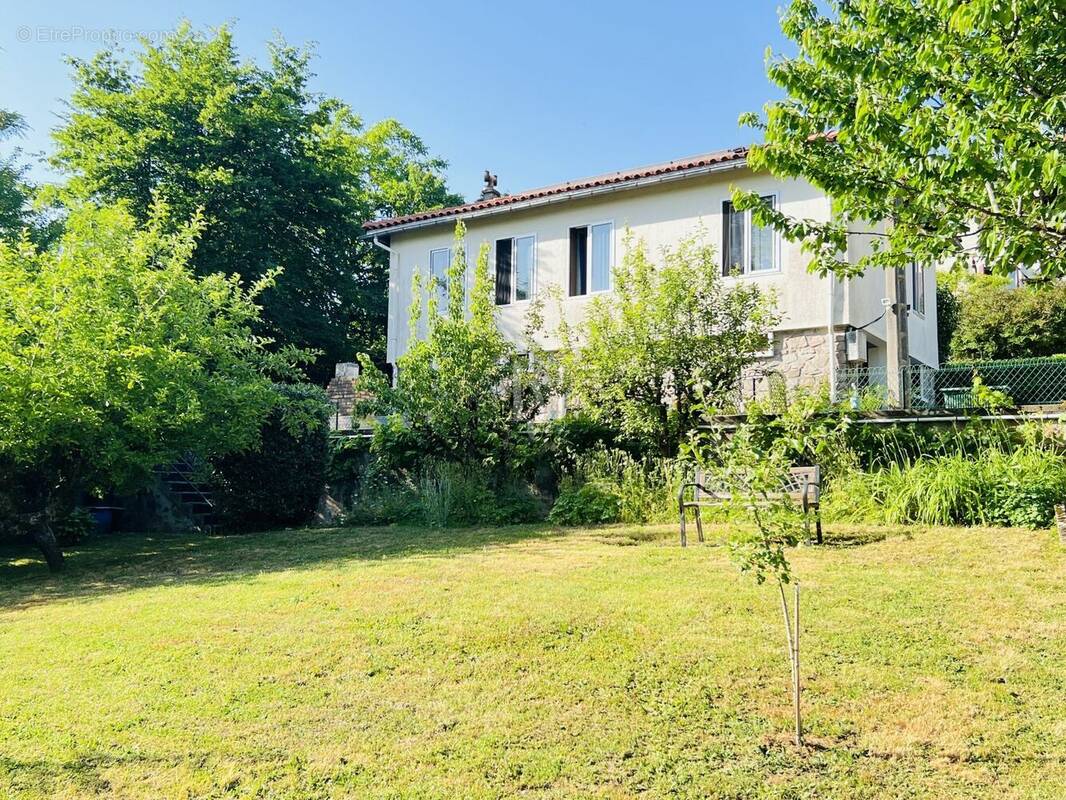 Maison à EXIDEUIL