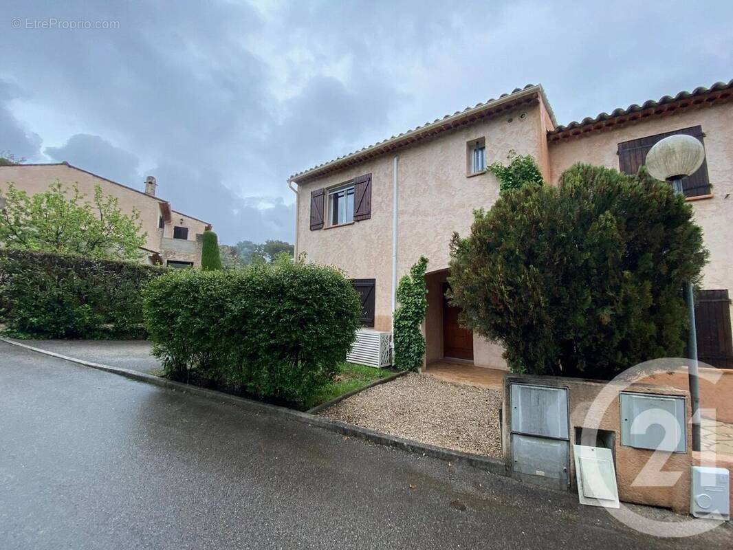 Maison à VALBONNE