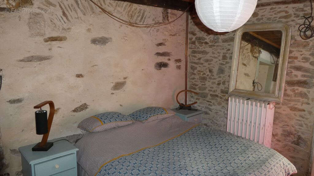 Maison à SAINT-BONNET-BRIANCE