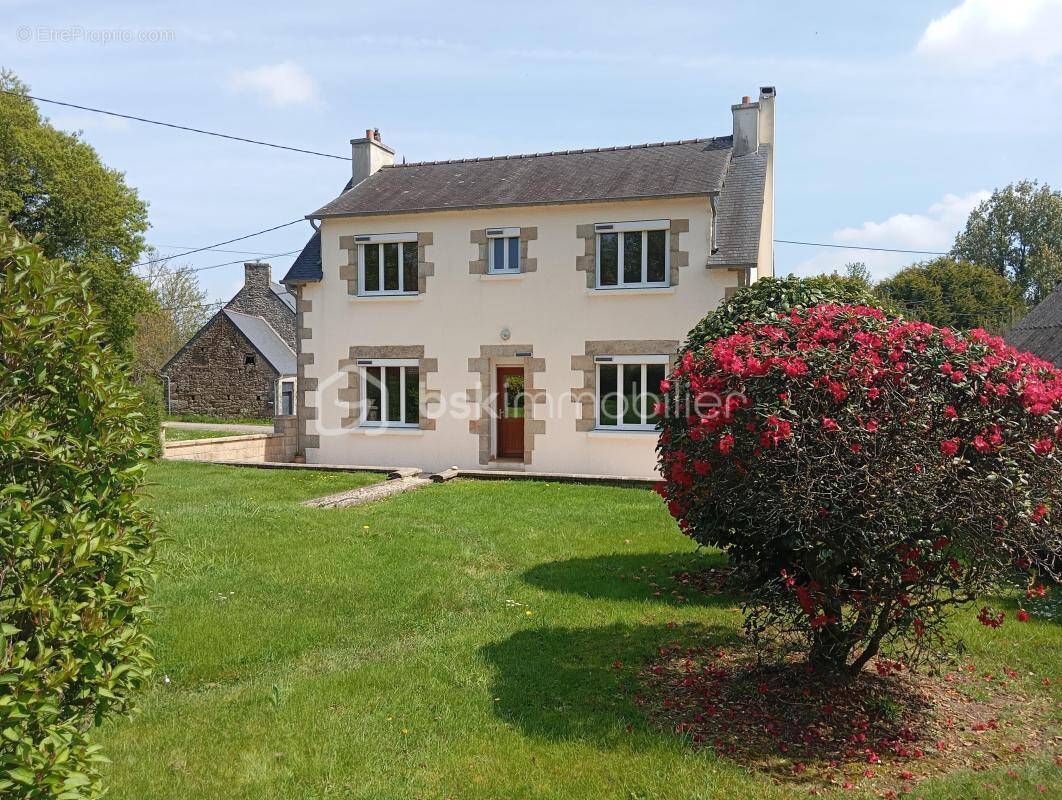 Maison à CALLAC