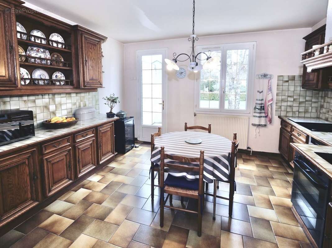 Maison à LE CHATELET-EN-BRIE
