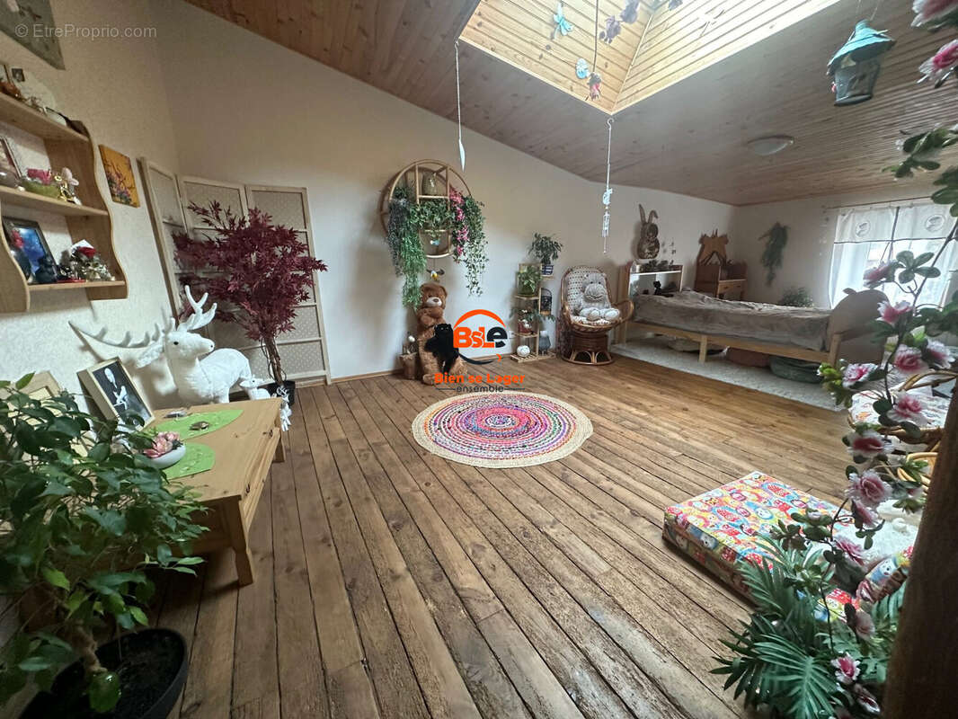 BSLE A VENDRE VERTAIZON 3CHAMBRES - Maison à VERTAIZON