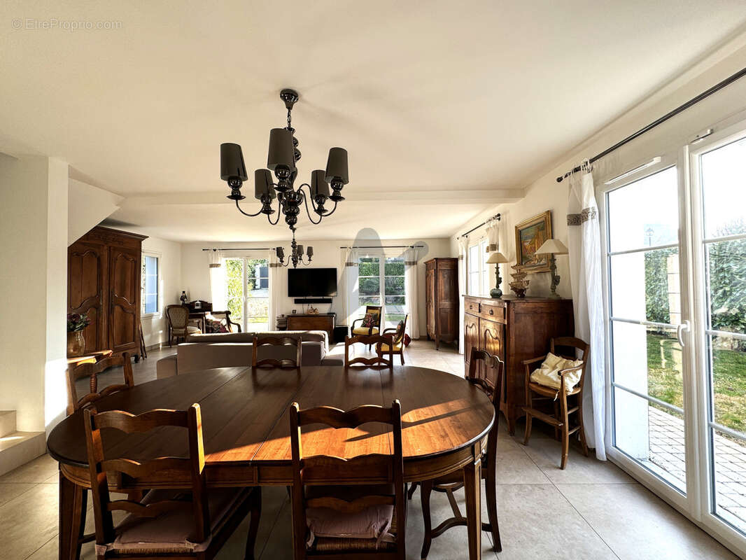 Maison à CHASSELAY