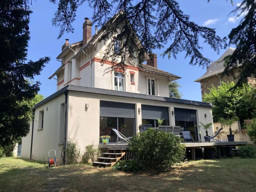 Maison à SAINT-MAUR-DES-FOSSES