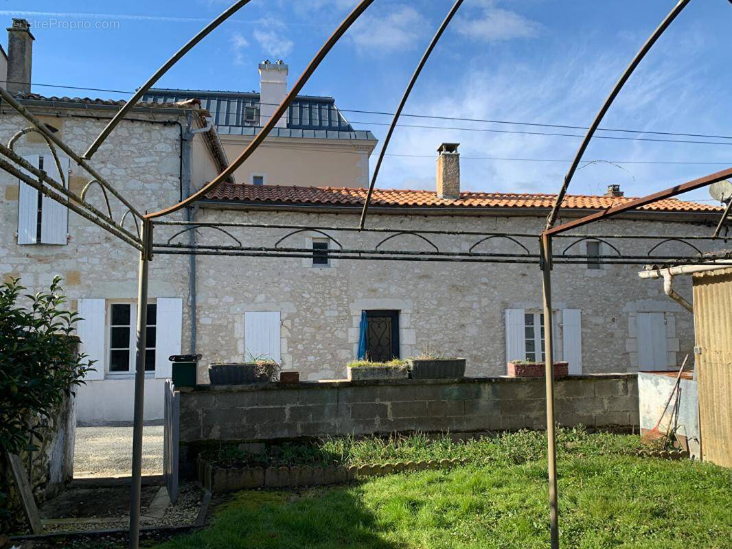 Maison à VELINES